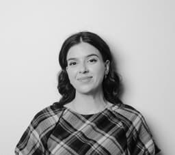 Maggie Ryan, portrait